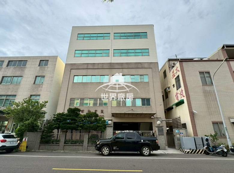 仁德區臨路大面寬附貨梯廠辦出售