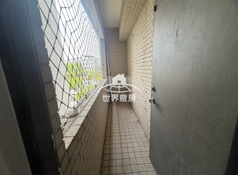 LINE_ALBUM_台南市東區崇善路708號3樓、5樓_260907_16