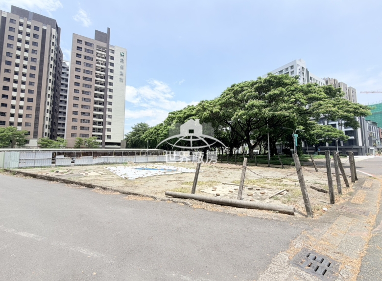 楠梓高大特區臨路角地出售